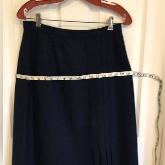 Vintage Navy Blue Womens 2 piece Suit, size 10 - Picture 9 of 11